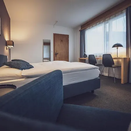 Ochsen By Mountain Otel 3*