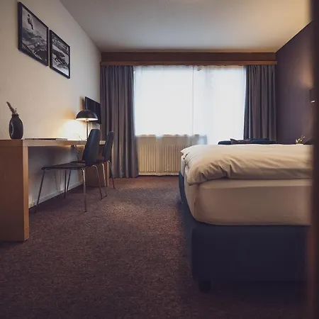 Ochsen By Mountain 3* דאבוס