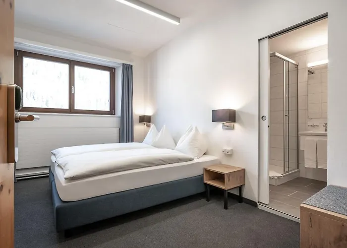 Ochsen By Mountain 3*